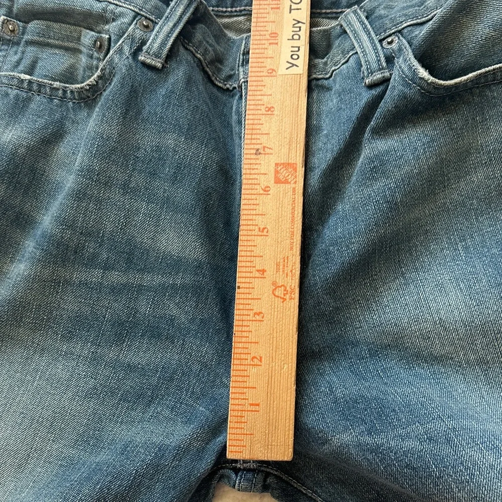 Levis relaxed fit